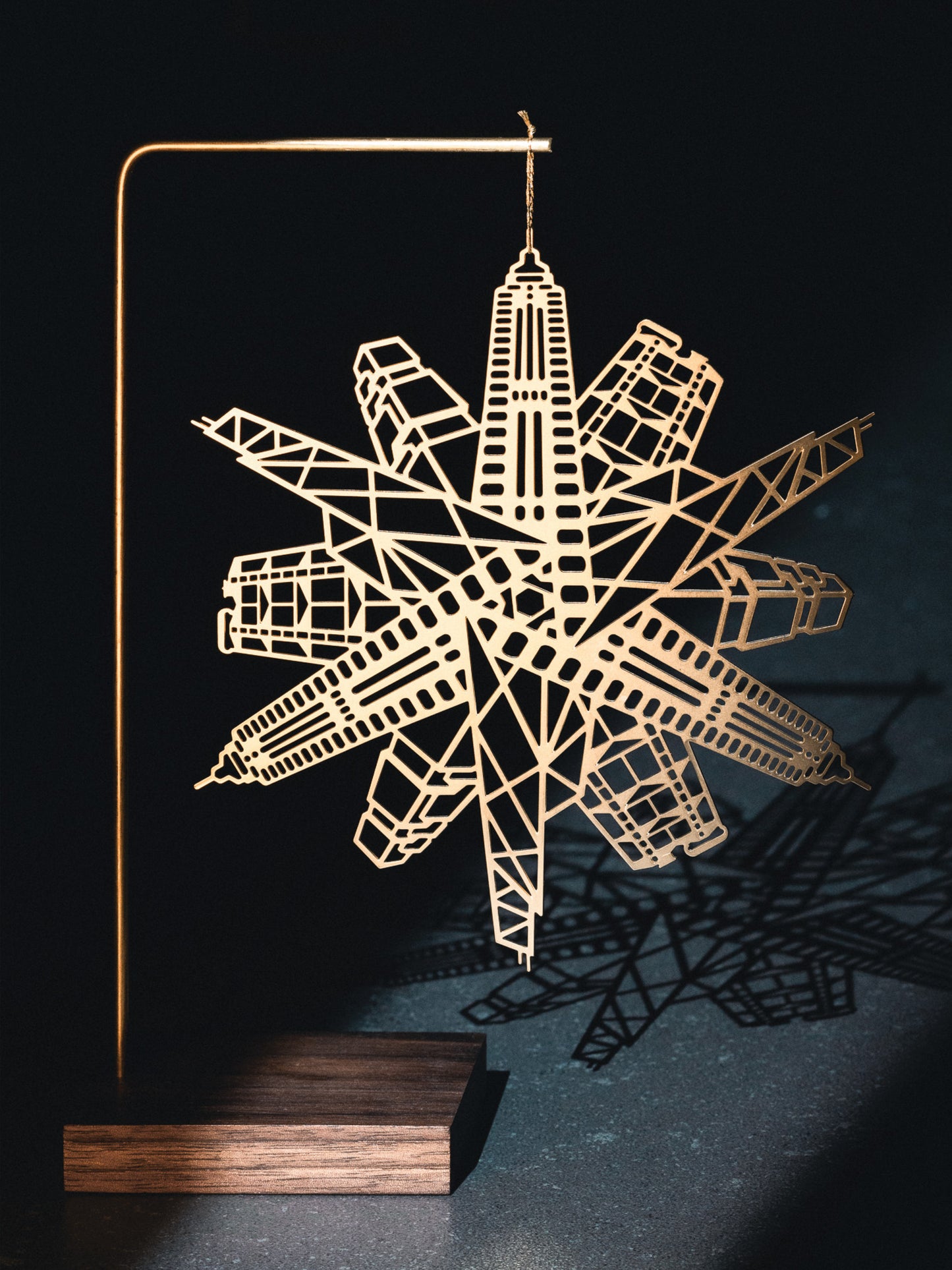 Desk Stand for Ornaments